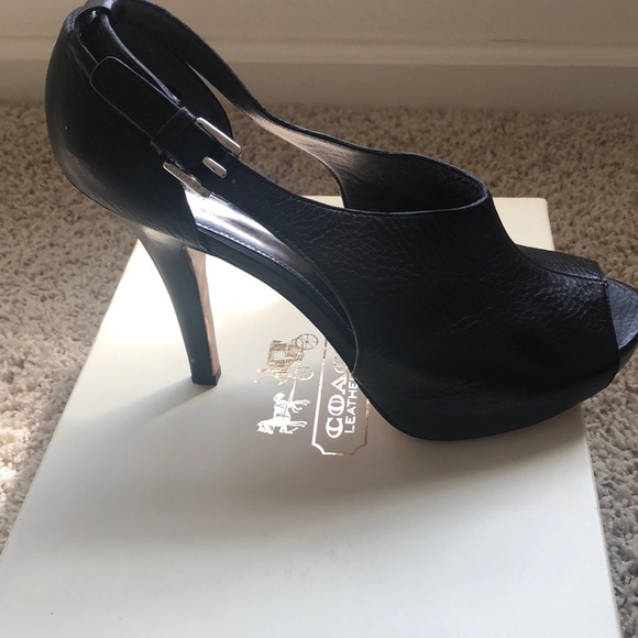 Sandals, worn once. - Picture 3 of 3